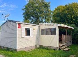 Mobile-home 4 pers avec terrasse - API-1-52-1706, hotel a Angicourt