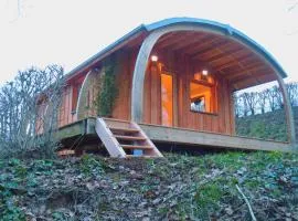 Cabane cosy avec terrasse en hauteur, poêle à bois - API-1-52-1725