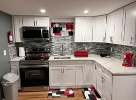Cozy Private Two Bedroom Basement Apartment