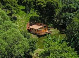 Chalé de Madeira com Lago - Serra da Mantiqueira
