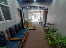 Hotel O by OYO Graceland, hotel u gradu Srīnagar