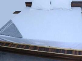 Hotel O Crewford, hotell i Dāsna