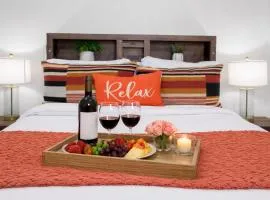 Modern 1BR Suite w AC Sleeps 3, NW Bakersfield