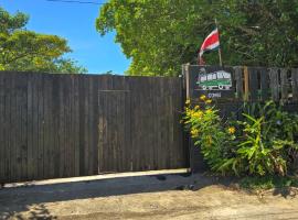 Hospedaje Combi dream bird, хотел в Гуанакасте