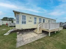 Brilliant 6 Berth Caravan For Hire At Sunnydale Park In Skegness Ref 35076Af