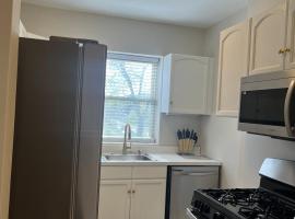 Sheffield Apt #2, ξενοδοχείο στο Πίτσμπουργκ