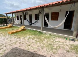 Suite Adam 3 em Caraíva com piscina 900m da Vila, hotel a Caraíva