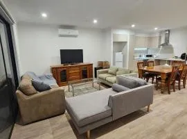Modern 4-Bedroom Home in Tarneit