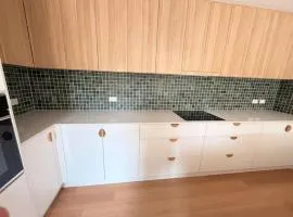 Sandy Bay Retreat Close to Hobart CBD & Beach