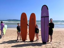 Freedom Surf Home stay, отель в Велигаме