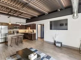 NEW 1BR Luxury Condo Private Balcony 303