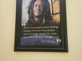 N&D Gateaway, hotel a Banks