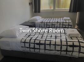 The Awanui Hotel, hotel em Awanui