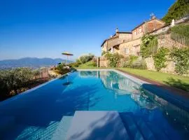 Tuscan Farmhouse with Infinity Pool Retreat