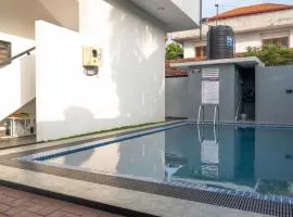 Rugee R Villa