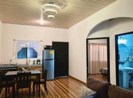 Joy & peace house, Hotel in Tela