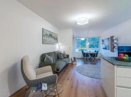 Top 12 - Alpe Maritima Seeblick Cosy Apartment, готель у місті Анненгайм