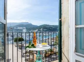 Marina 48 Seafront Apartment