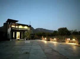 The Nivaas at Berhins - luxury farm with pool