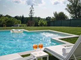 AMAC Suite with pool