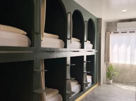 Cheevit Cheeva Koh Tao Hostel, готель у Тао