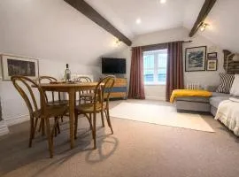 Watergate Street Apartment