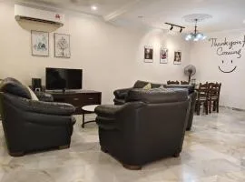 Warmy 4 Bedrooms Double Storey Homestay, Few mins to Town, by MR HOMESTAY