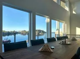 Fisherman's Cottage With Sea Views At Kalvaneset