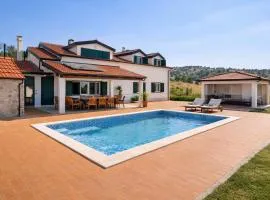 Holiday home Svilaja