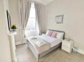 George IV Bridge - Superbly located 3 bedroom!