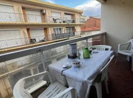 Appartement T3 à 50m de la plage, proche centre - FR-1-696-50
