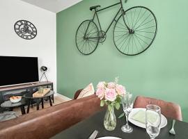 Duplex, Studio Le Cycle, clair, calme, parfait à 2, hotel em Marly
