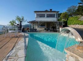 Villa con Piscina, Ac nelle 2 camere da letto, Palestra e vista su mare e monti, Hotel in Pontedassio