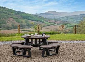 3 Bed in Crickhowell oc-bn124