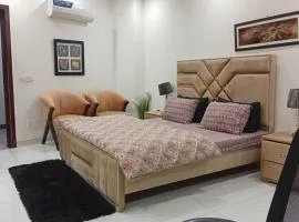 Luxury Apartment Guest Favourite Centre of Gulberg Liberty Lahore