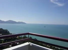 Batu Ferringhi Seaview Apartment