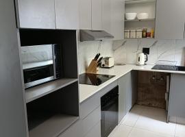 Beautiful apartment behind Illanga Mall、Mataffinのホテル