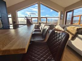 Golden Circle Lux Cabin/Cinema & Aurora Glasshouse, hotel a Selfoss