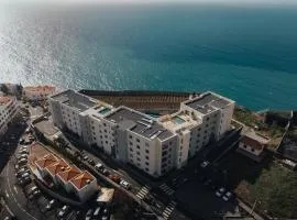 Atlantic Residence Pool & Ocean View