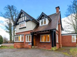 Coachman's House, Maxstoke I Minutes from Birmingham NEC I Perfect for work groups, Hotel in Maxstoke