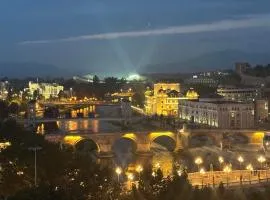 Main Square APT with Stone Bridge & Old Bazaar View