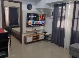 1 BR corner unit 55inches TV at Horizons 101