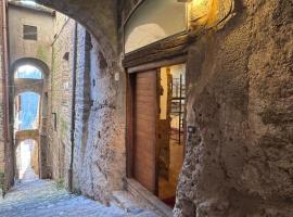 La dimora nel borgo โรงแรมในCapranica