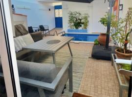 Casa Luz - Entire Villa with Private Pool & Sun Terrace, hotel in Luz de Tavira