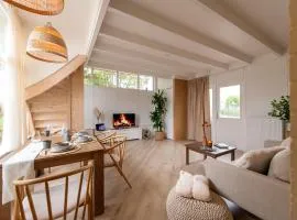 FR567- Charming 4-person holiday home on the water near the beach and boulevard of Makkum