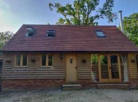 Cozy Holiday House in Ashford - Modern Comfort, Scenic Views