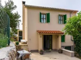 2 bedroom House with sea view and mooring