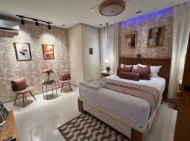 Elegant Private Room with Jacuzzi in Santo Domingo Este, Hotel in Los Frailes