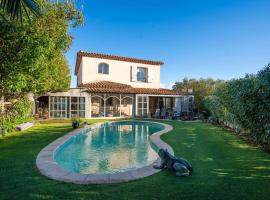 Villa Soleil d'Été Piscine , proche plage et centre ville sainte maxime, hotel i Sainte-Maxime