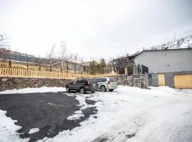Ptghni Luxury Vacation Home with saunas